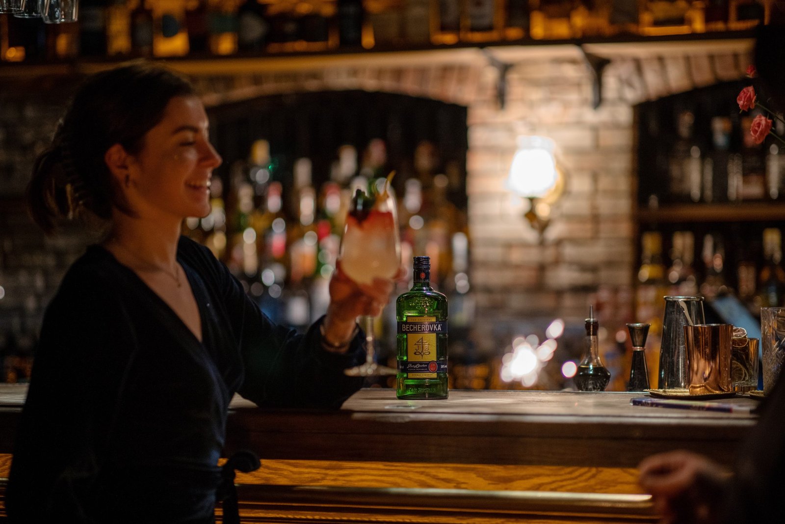 Bartenderutbildning, Mixologiutbildning, Bartenderkurser, Bartenderyrke, Dryckesservice, Mixologiskola, Professionell bartender, Bartendercertifikat, Drinkskapande, Cocktailutbildning, Bartenderutbildning Malmö, Mixologi Malmö, Bartenderskola Malmö, Cocktailkurs Malmö, Professionell bartender Malmö, Drinkskapande Malmö, Bartendercertifikat Malmö, Bartenderkarriär Malmö, Dryckesutbildning Malmö, Bartenderexamen Malmö.